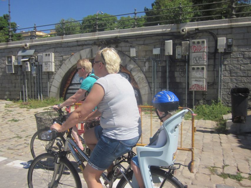 Seville: Highlights City Bike Tour - What the $38 price really buys you