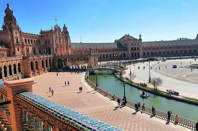 Seville Highlights Tour - Entering the Royal Alcazar of Seville