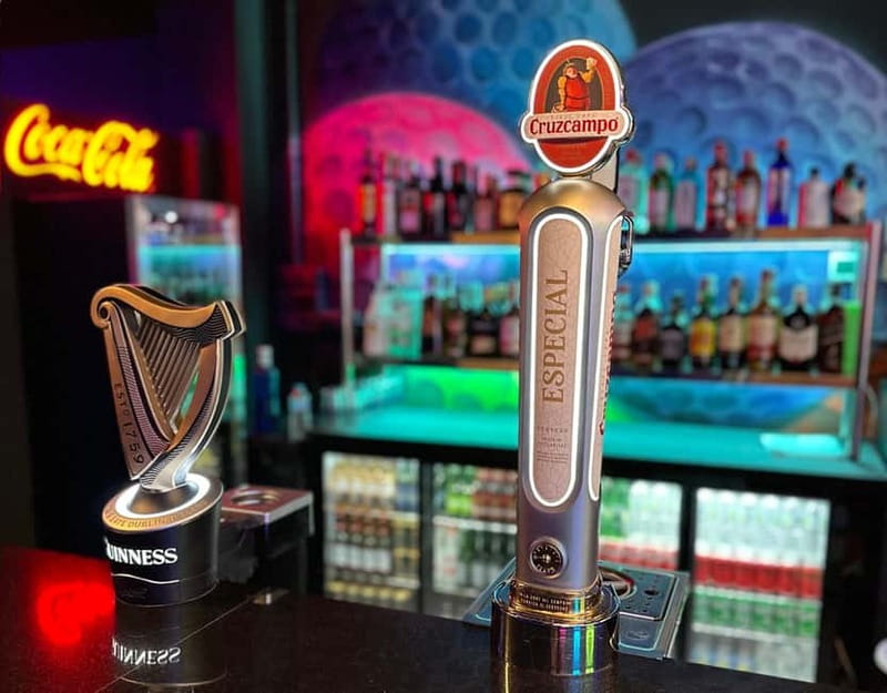 Seville: Indoor UV 18 hole Minigolf Experience - Drinks, cocktails, and the social side