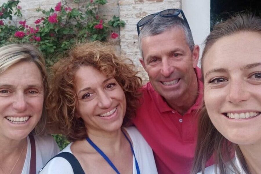 Seville : Jewish Quarter & Santa Cruz Walking Tour - Santa Cruz and the memory of coexistence