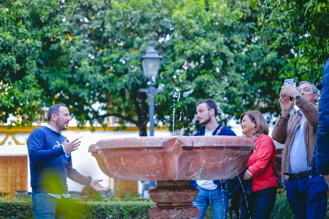Seville Jewish Quarter Small Group Tour with Tapas and Drinks - One place, three Mediterranean traditions