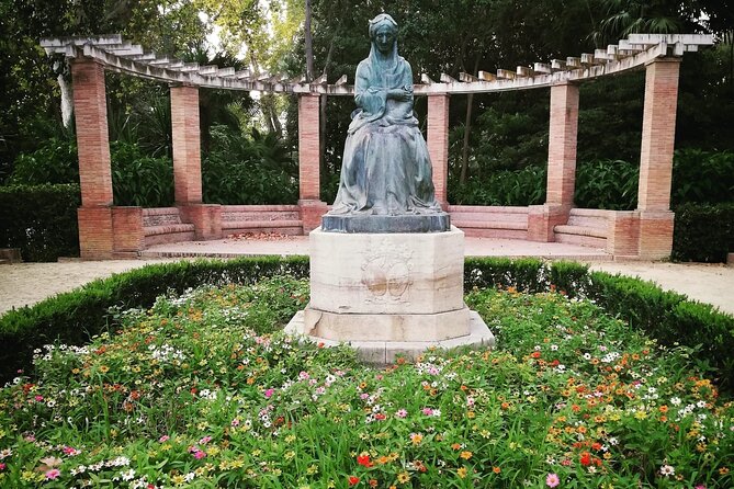 "Seville: Love At First Sight" Private Tour - Price, group size, and the time trade-off