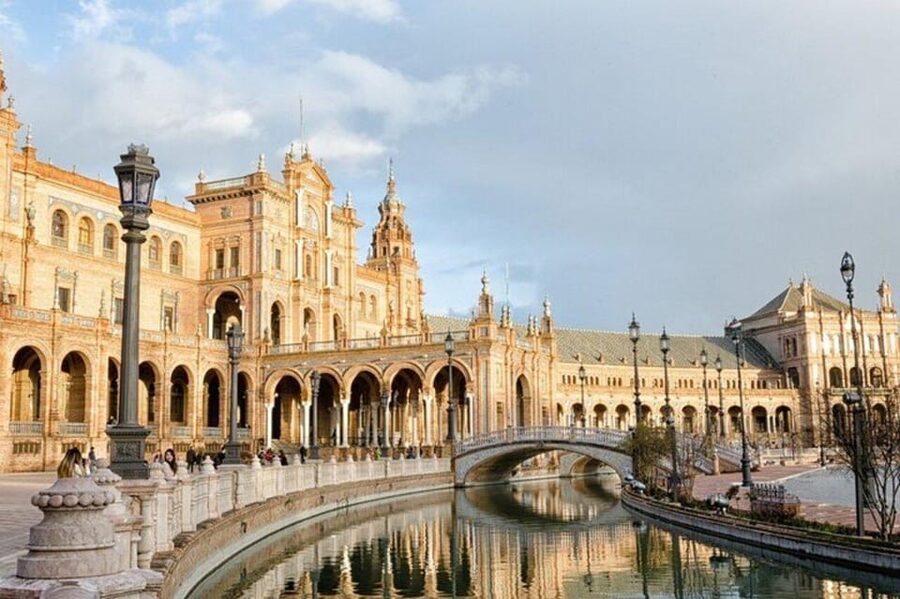 Seville: Must-See Attractions Walking Tour - Key points to know before booking