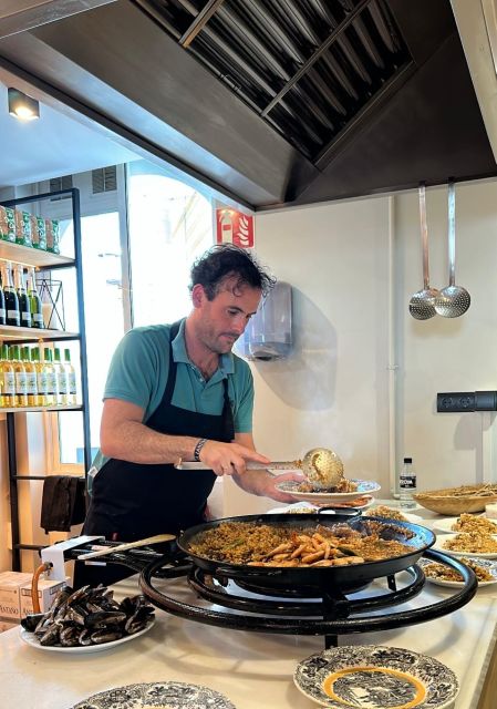 Seville: Paella Dining Experience - What happens during the 90-minute meal