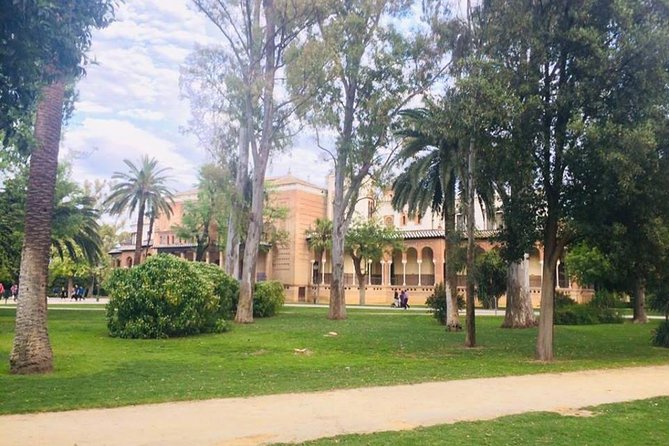 Seville Palaces: Dueñas Palace and Pilate House Tour - The price and the carriage payment deserve careful attention