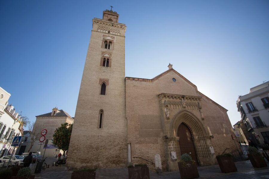 Seville: Palacio de Las Dueñas, La Macarena & Las Setas Tour - Six churches, six different styles