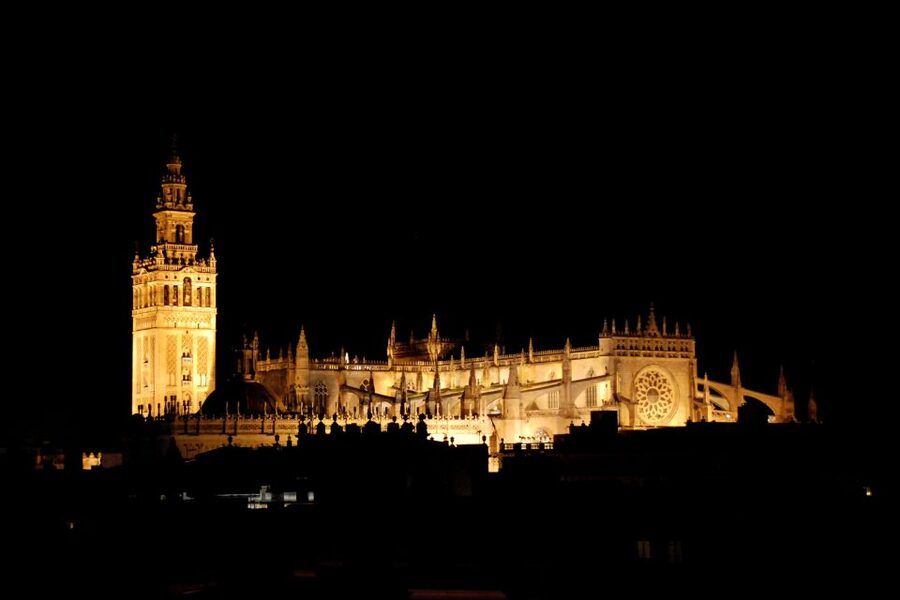 Seville: Paranormal Walking Tour in Spanish - The Spanish-language question