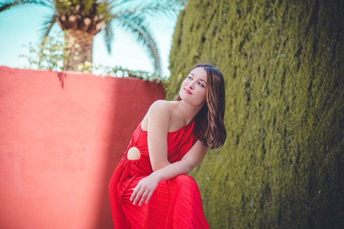 Seville Personalized and Professional Photoshoot - Posing help is a real part of the service