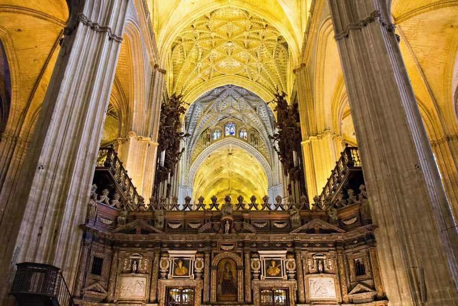 Seville: Priority Access Cathedral & Giralda Tour - The tomb of Christopher Columbus
