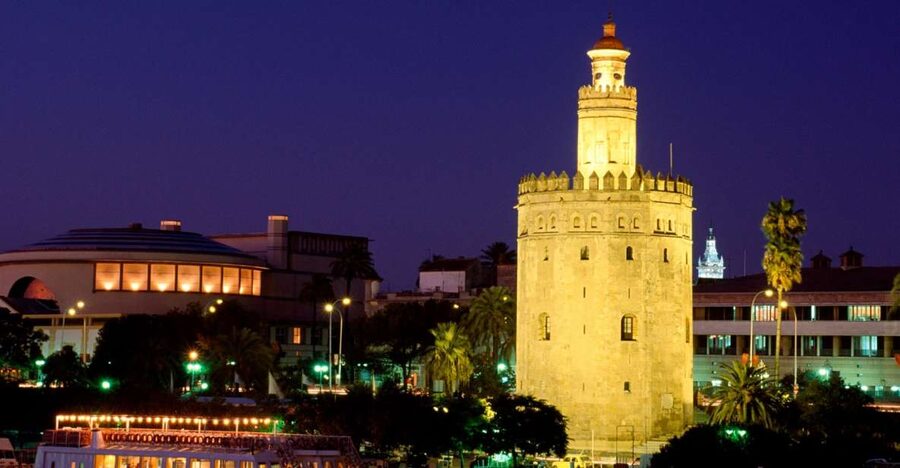 Seville: Private E-Bike City Highlights Tour - Meeting your guide and getting comfortable on the bike