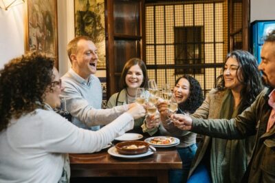 Private Tapas & History Tour in Triana Neighborhood