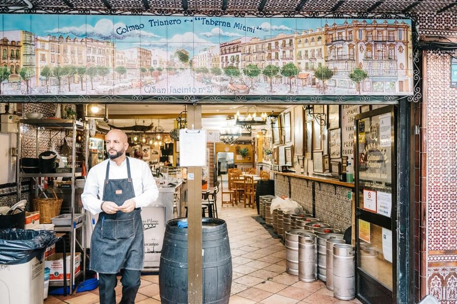 Seville: Private Tapas & History Tour in Triana Neighborhood - Bar Bistec and the longest meal of the evening