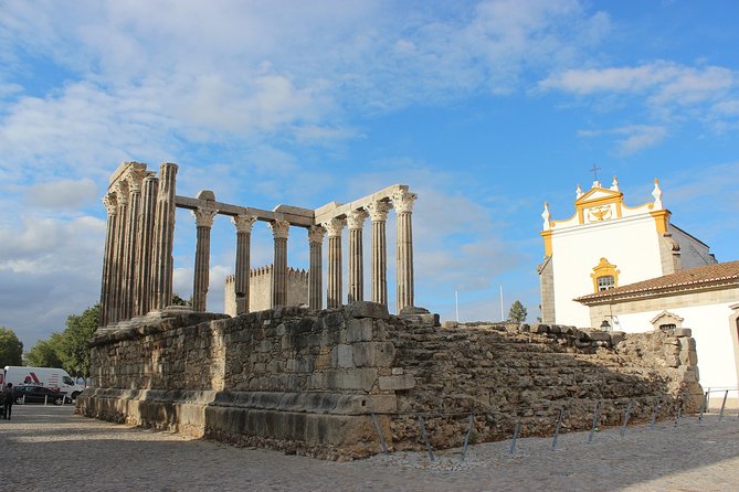 Seville Private transfer to Lisbon with Optional Evora stop - Who should book this route