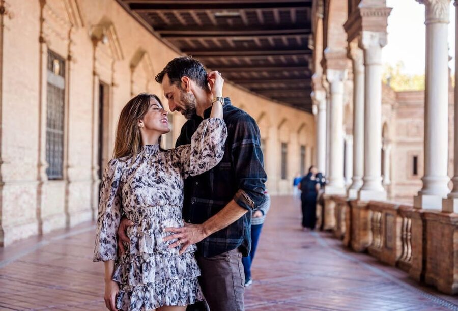 Seville: Professional Photoshoot at Plaza de España - How the session usually feels