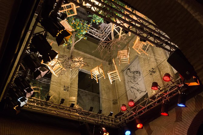 Seville: Puro Flamenco Show - Museo del Baile Flamenco - What happens during the one-hour show
