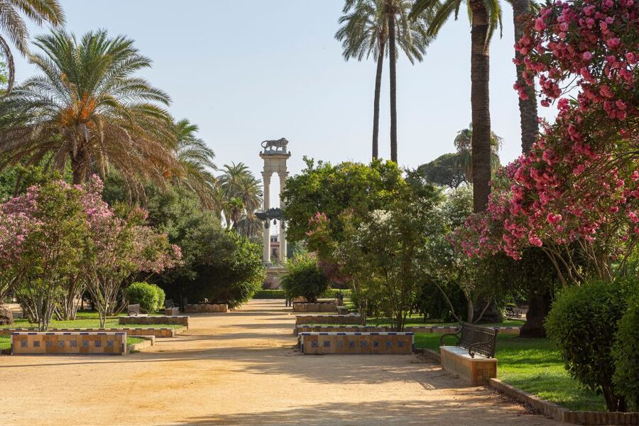 Seville: Relaxing City Bike Tour with a Tour Guide - Barrio Santa Cruz, where the ride begins slowly