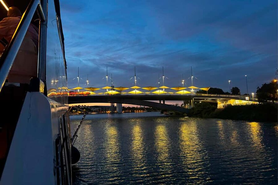 Seville: Restaurant boat ride on the Guadalquivir River with lunch/dinner - Is $78 a fair price?