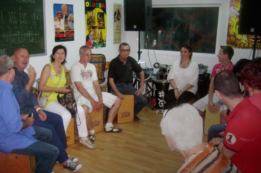 Seville: Rhythm, Beat and the Flamenco Box Drum - What happens during the one-hour class