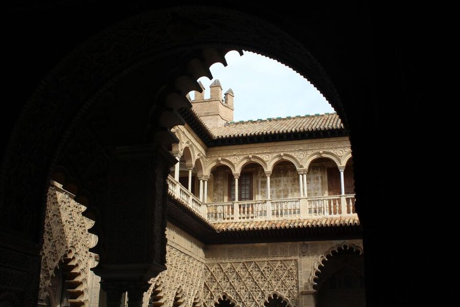 Seville: Royal Alcazar, Cathedral and Giralda Tower Tour - Who should book this Seville tour