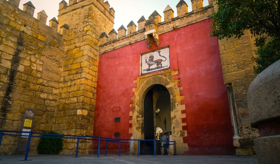 Seville: Royal Alcázar Skip-the-Line Tour by Local Experts - Key points to know before booking