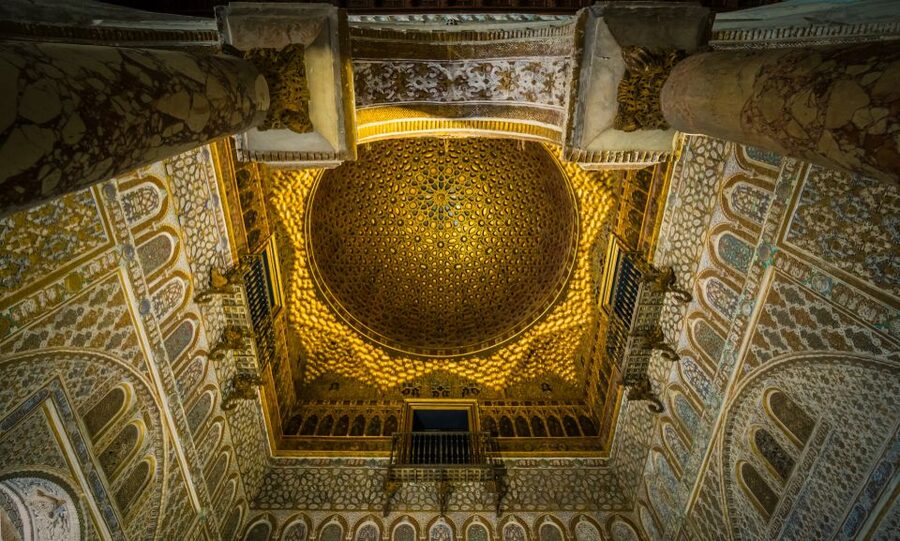 Seville: Royal Alcázar Skip-the-Line Tour by Local Experts - Meeting at the Fuente de Indias