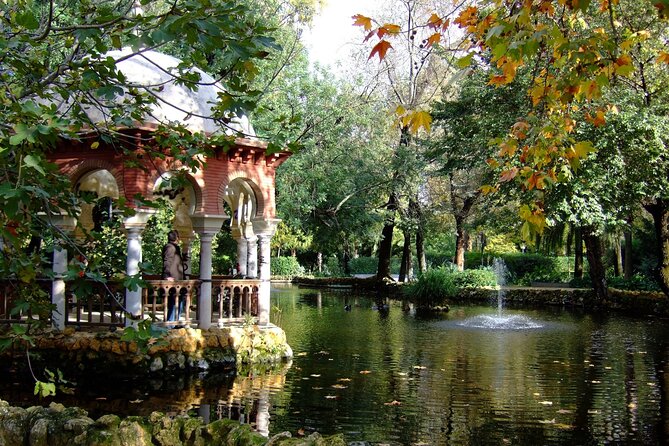 Seville Scavenger Hunt and Highlights Self Guided Audio Tour - Plaza del Cabildo and the cathedral area