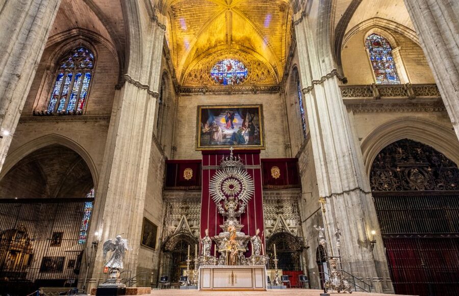 Seville: Small-Group Cathedral and Giralda Tour with Tickets - Key points to know before booking