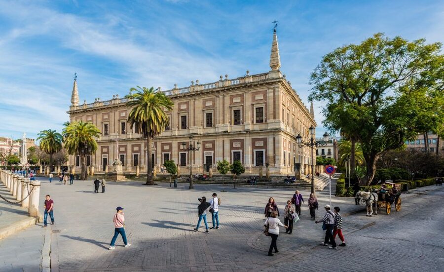 Seville: Small-Group City Highlights Walking Tour - What the guide adds to the experience