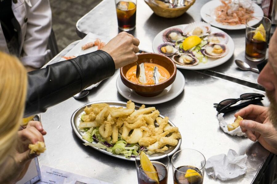 Seville: Tapas Crawl - Second stop: beer, wine, and a wider range of tapas