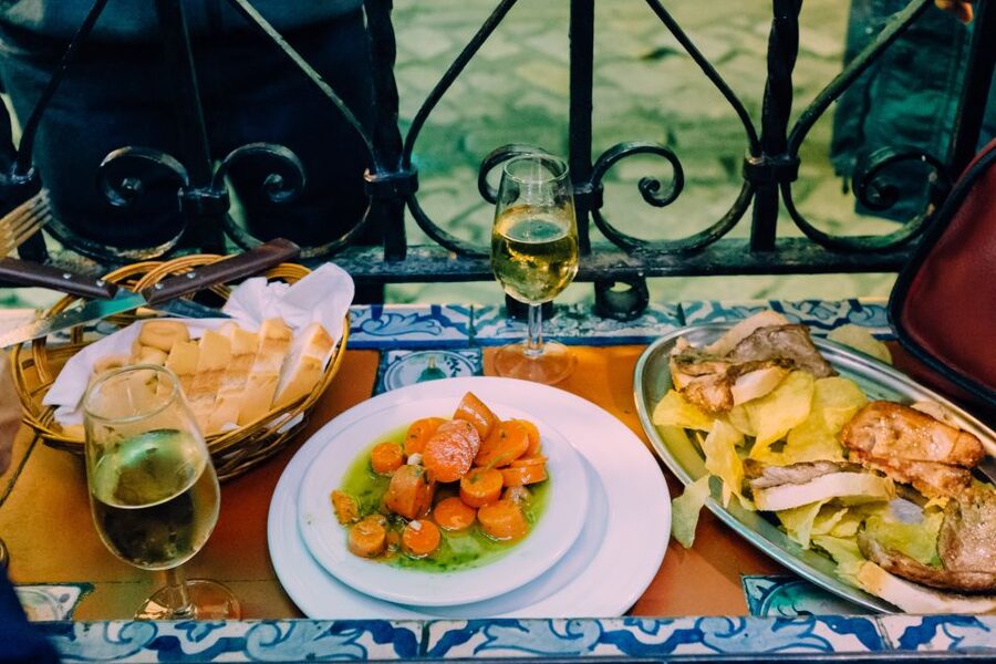 Seville: Tapas Tour Across the River in Triana - The first bar: settling into Spanish tapas culture