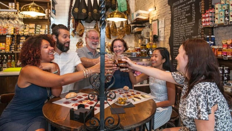 Seville: Tapas Walking Tour with Traditional Flamenco Show - La Casa del Flamenco and the close-up performance