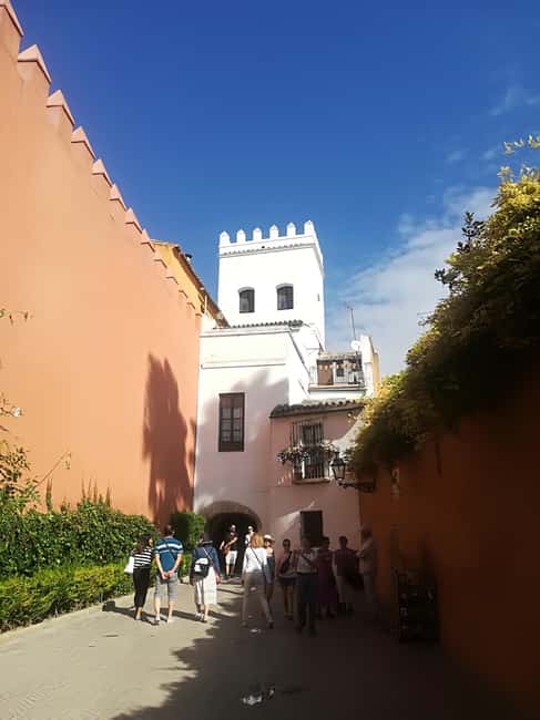 Seville: Tiny-Group Jewish Quarter Discovery Walking Tour - Key details before you book