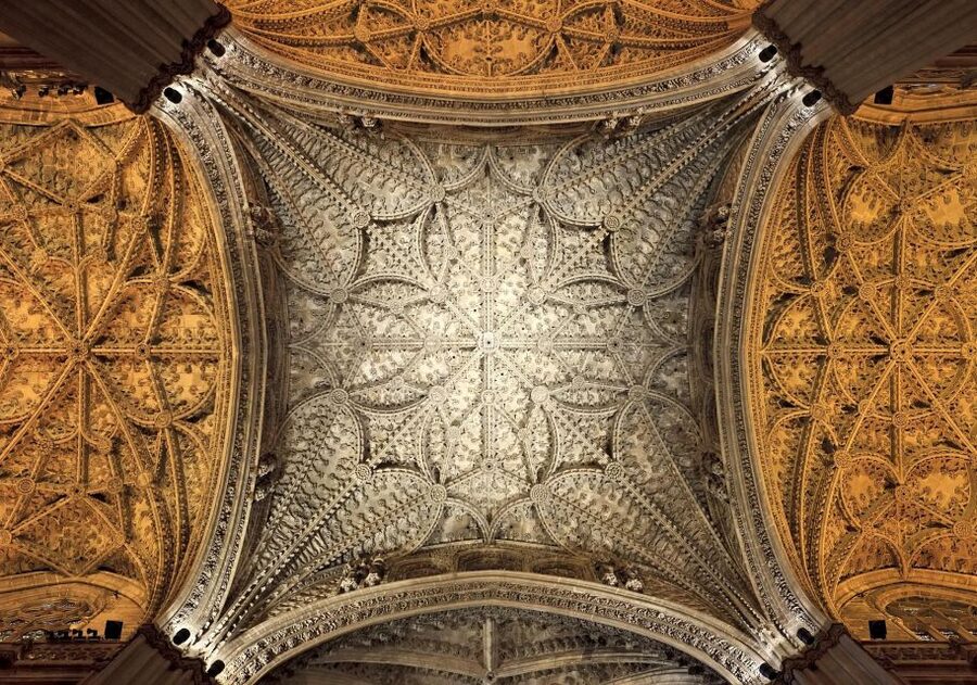 Seville: Tour Alcázar, Cathedral & Giralda Priority Access - Climbing the Giralda, Seville from above