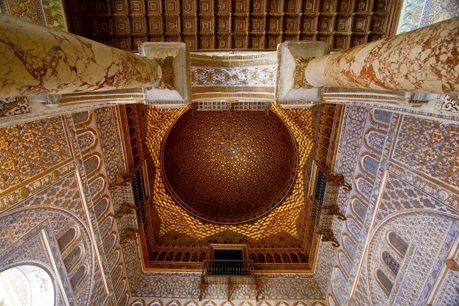 Seville: Tour Alcázar, Cathedral & Giralda Priority Access - Guide quality and language choice
