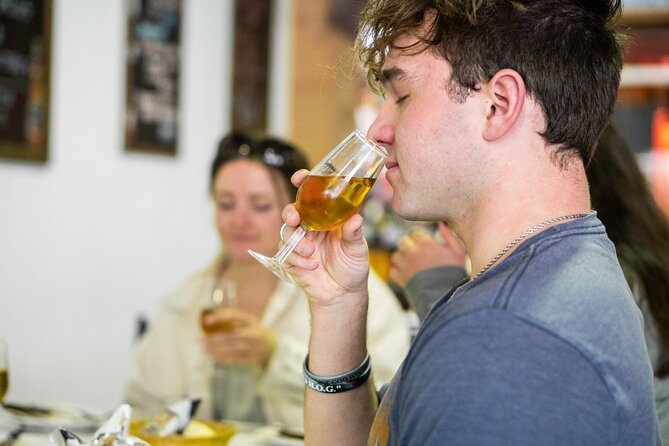 Seville: Triana Market Tapas Tour - Tapas, drinks, and the question of quantity