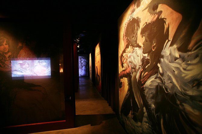 Skip the Line: Museo del Baile Flamenco Admission Ticket - Costumes, photographs, and the visual side of flamenco