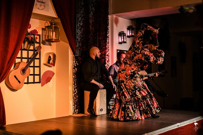 Skip the line: Tablao Flamenco Andalusí Ticket - Location, transport, and timing