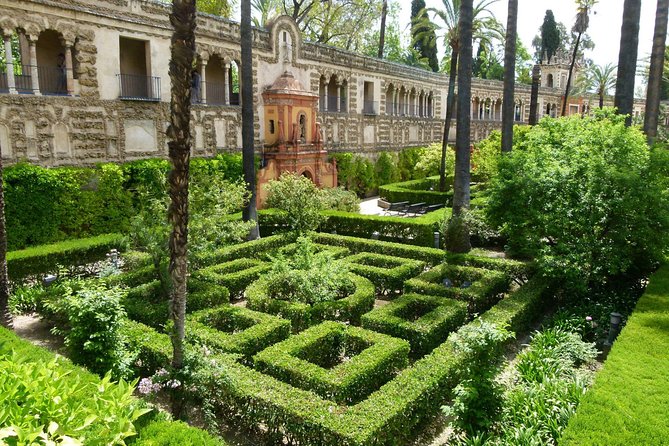 Small-Group Alcazar of Seville Guided Tour with entry ticket - The Justice Room and Palace of Plaster