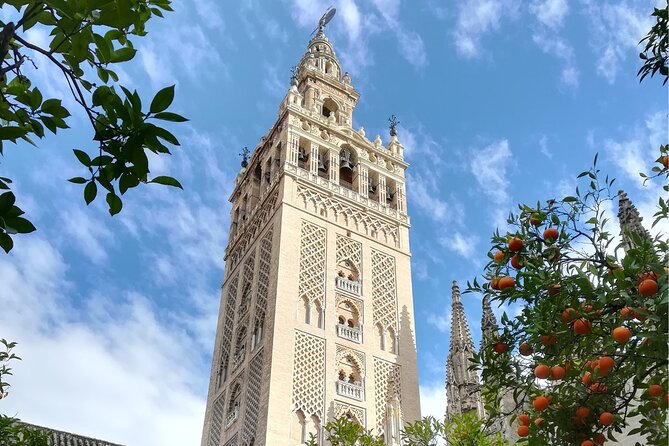 Small Group Tour to Cathedral and Giralda Direct Entrance - The guides make the short format work