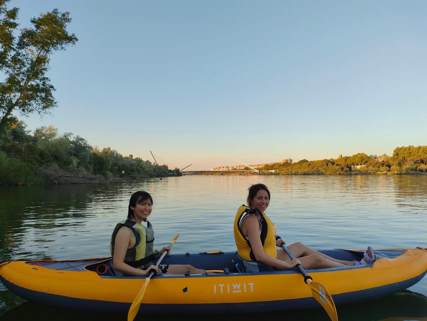 Sunset Kayak: Historic Seville, Triana and La Cartuja - Guides, language, and the pace of the outing