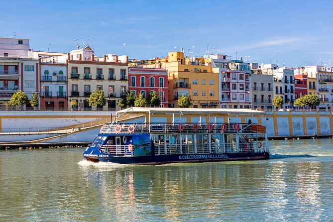 Tour in Seville Tourist Bus, Panoramic Cruise and Walking Tour - María Luisa Park and Plaza España Together