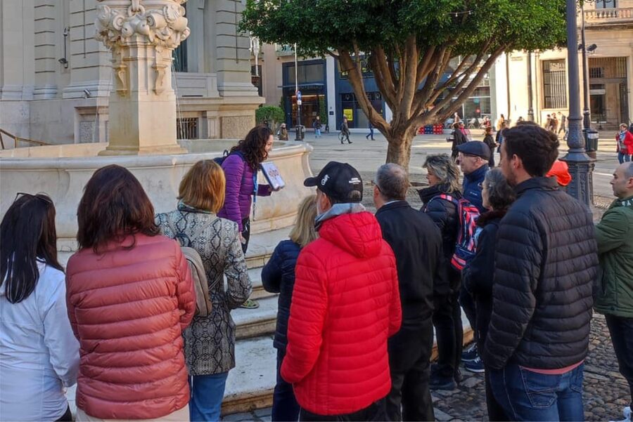 Tour Sevilla de las 3 Culturas - Into the old Jewish Quarter