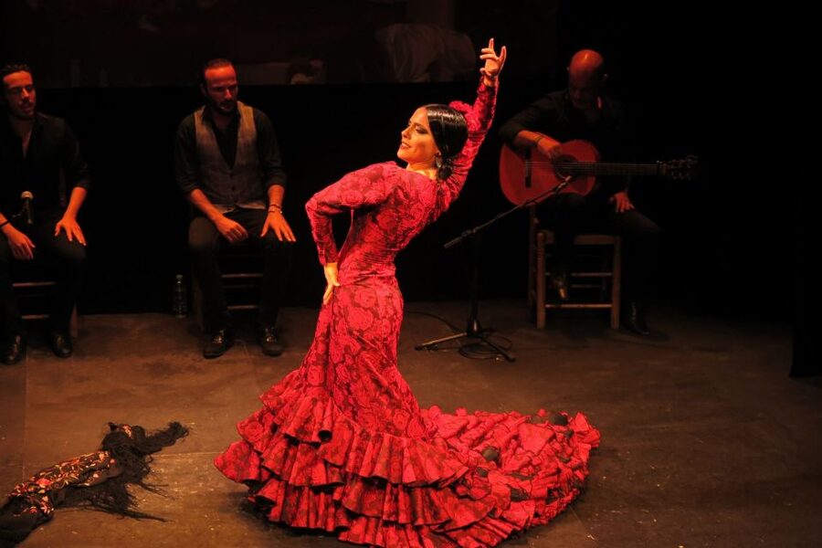 Triana: Authentic Flamenco & Tapas Tour - Why Triana is the right place for a flamenco evening