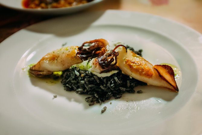 Triana Gourmet Tapas Tour in Seville - Who should book this Triana tour?