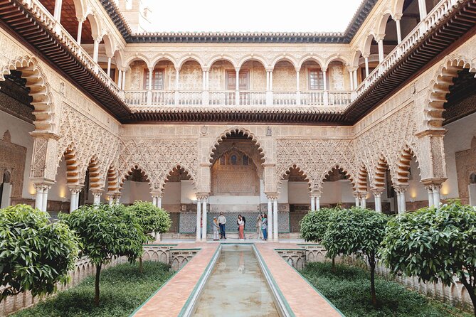 VIP Guided Seville Alcazar Pre-Opening, Cathedral & Old Town - Who will enjoy this morning most