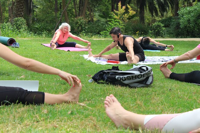 Yoga at María Luisa Park in Seville - Mats and what to bring
