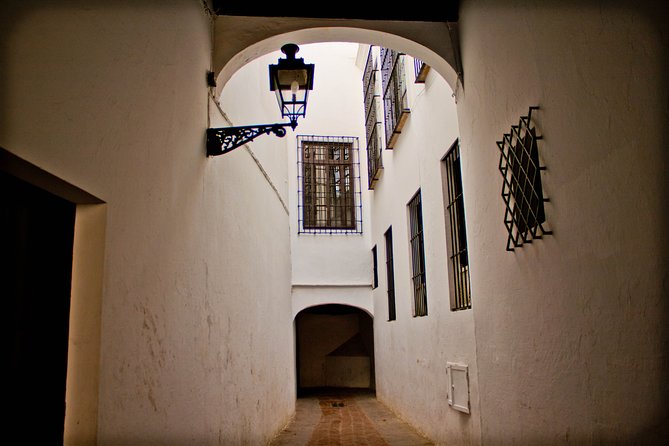 “Your First Day in Seville, the Local Way” - Following the Guadalquivir by foot and bike
