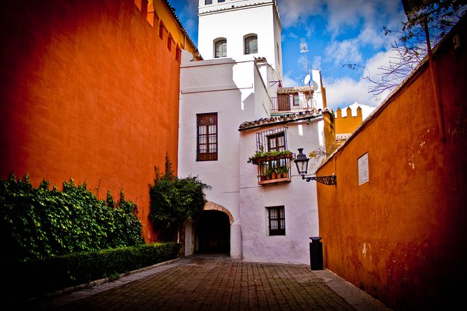 “Your First Day in Seville, the Local Way” - Santa Cruz, narrow lanes, and dinner ideas